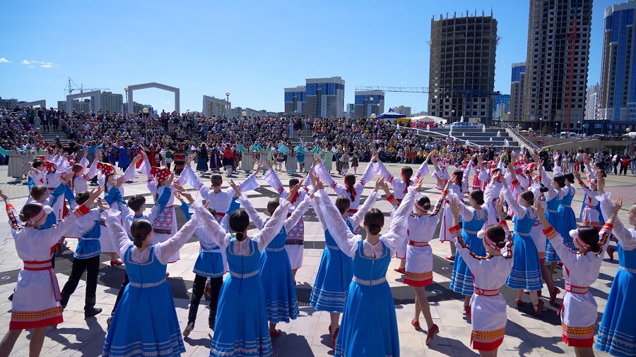Гости праздника «Шумбрат» поделились впечатлениями о Спутнике: "Это сказка"