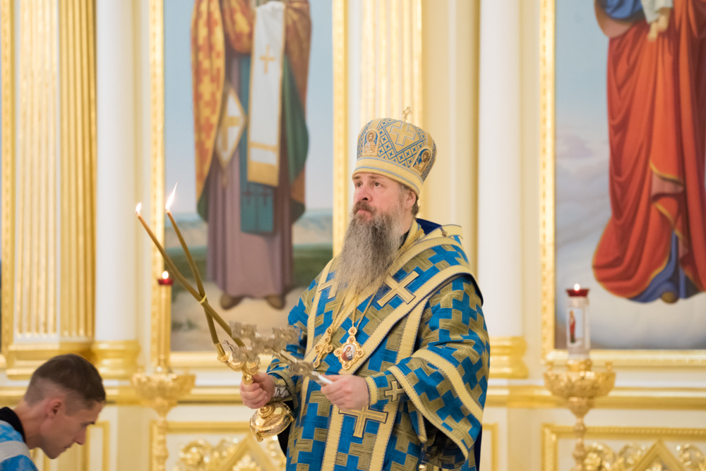 В День Святой Троицы митрополит Серафим совершил литургию в Троицком монастыре