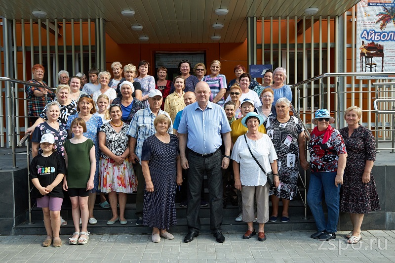 Вадим Супиков организовал для жителей микрорайона Маяк паломническую поездку на Семиключье