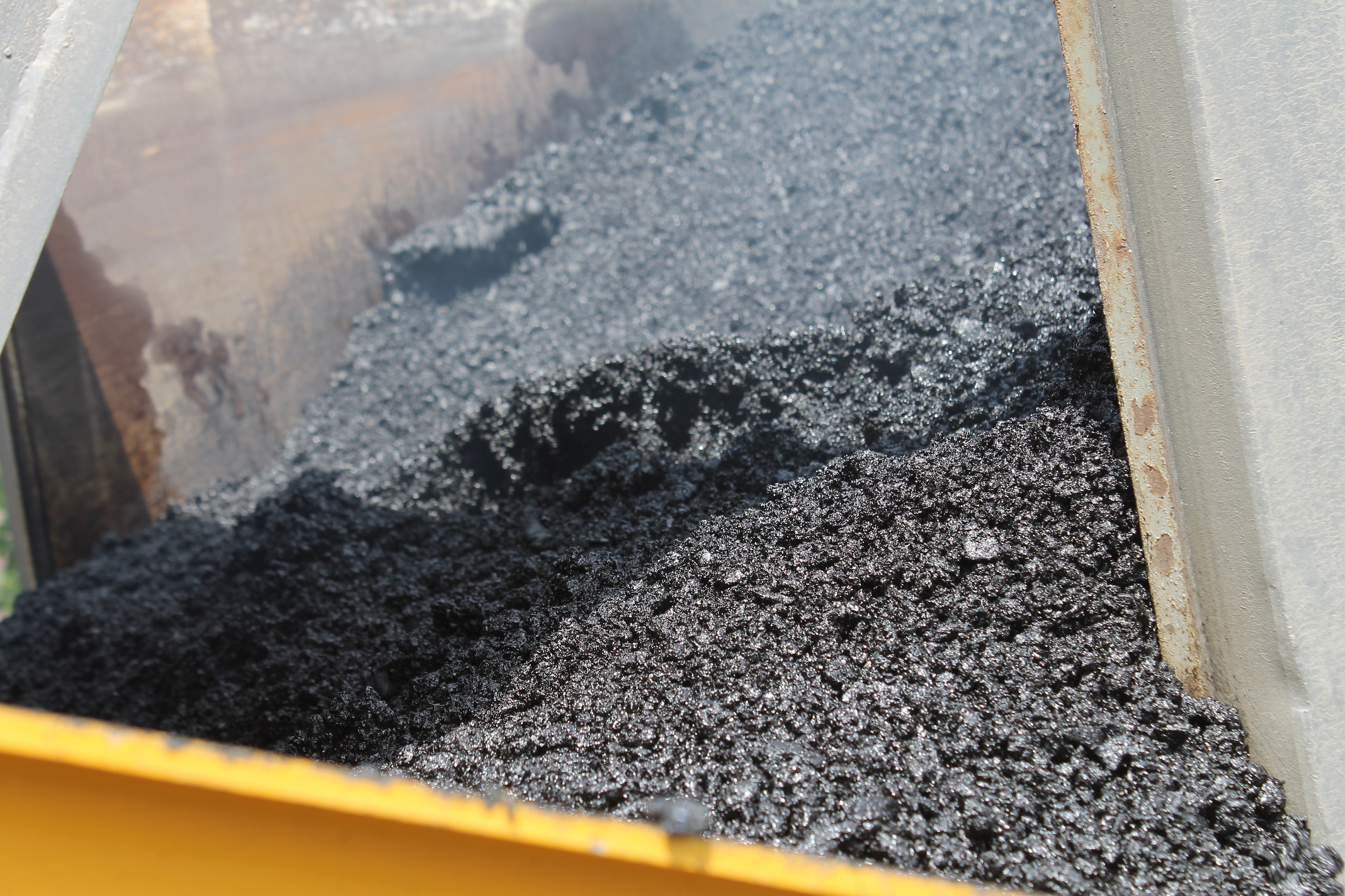 В Камешкирском районе начали ремонтировать дорогу регионального значения