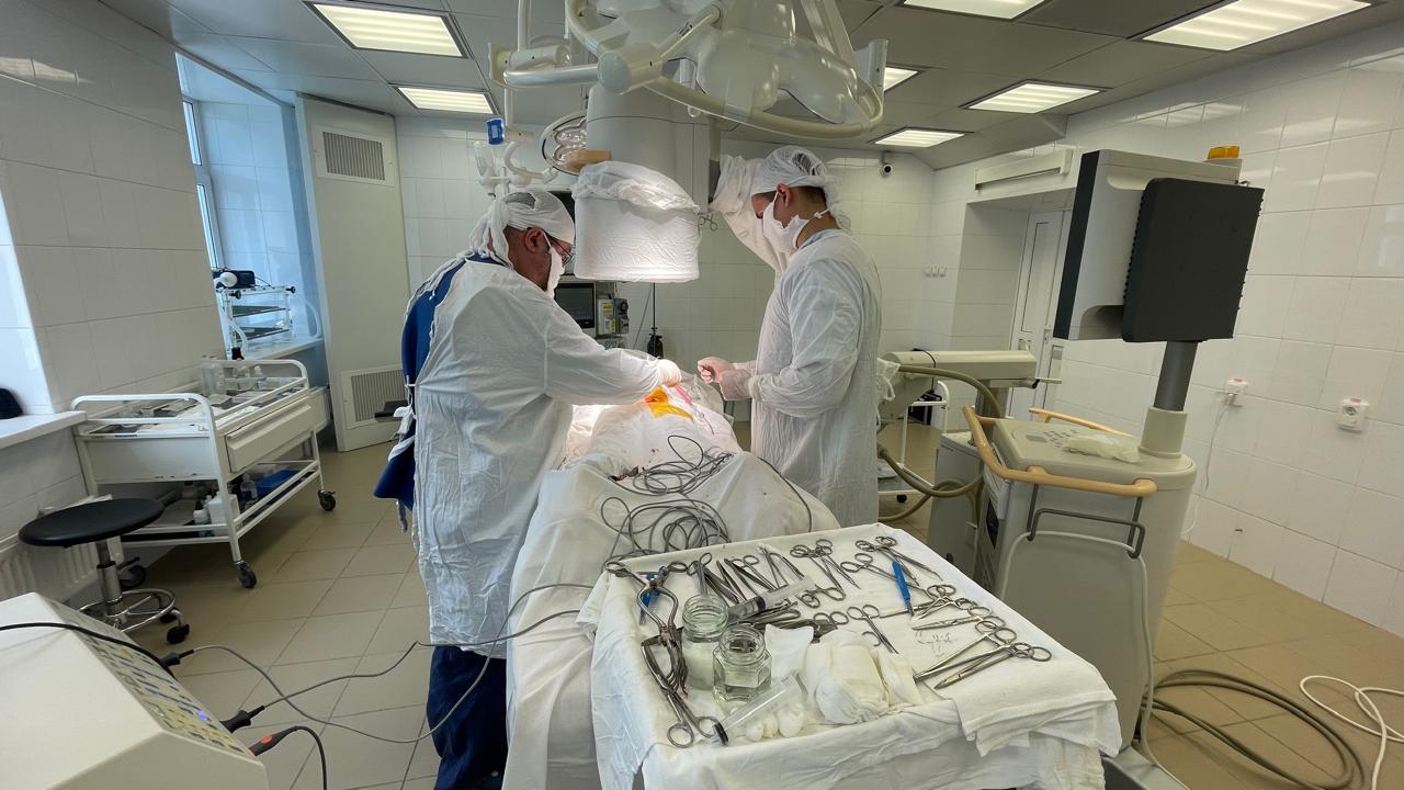 В Пензе ребенку провели сложную операцию по имплантации электродов