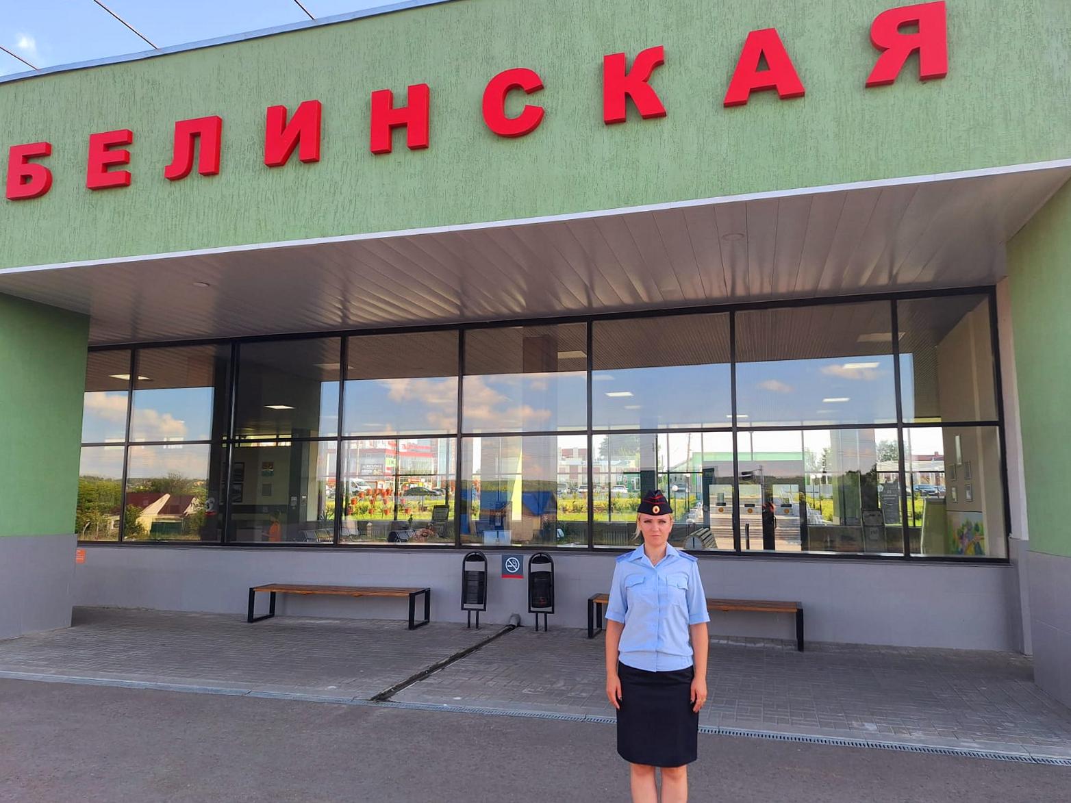 В Каменке сотрудница полиции спасла ребенка, упавшего в технический колодец