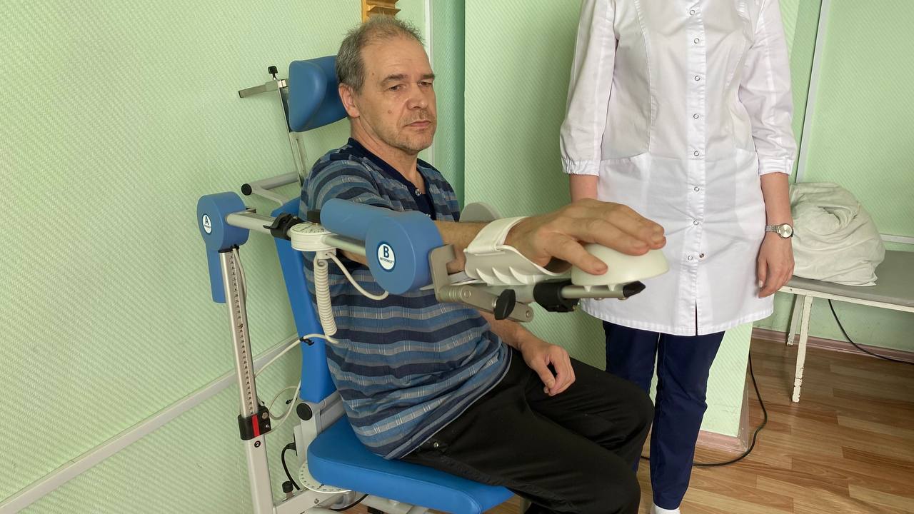 В Пензе пациенту после инсульта вернули подвижность рабочей руки
