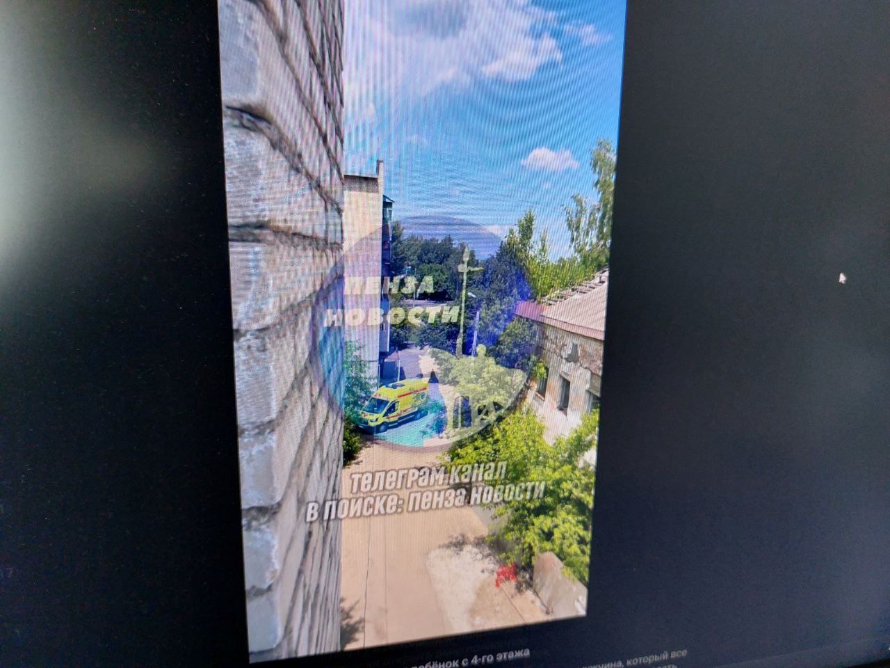 Пензенцы рассказали о ребенке, выпавшем из окна на четвертом этаже