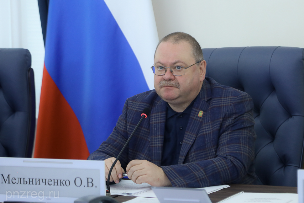 Олег Мельниченко поручил продолжать модернизацию школьных пищеблоков