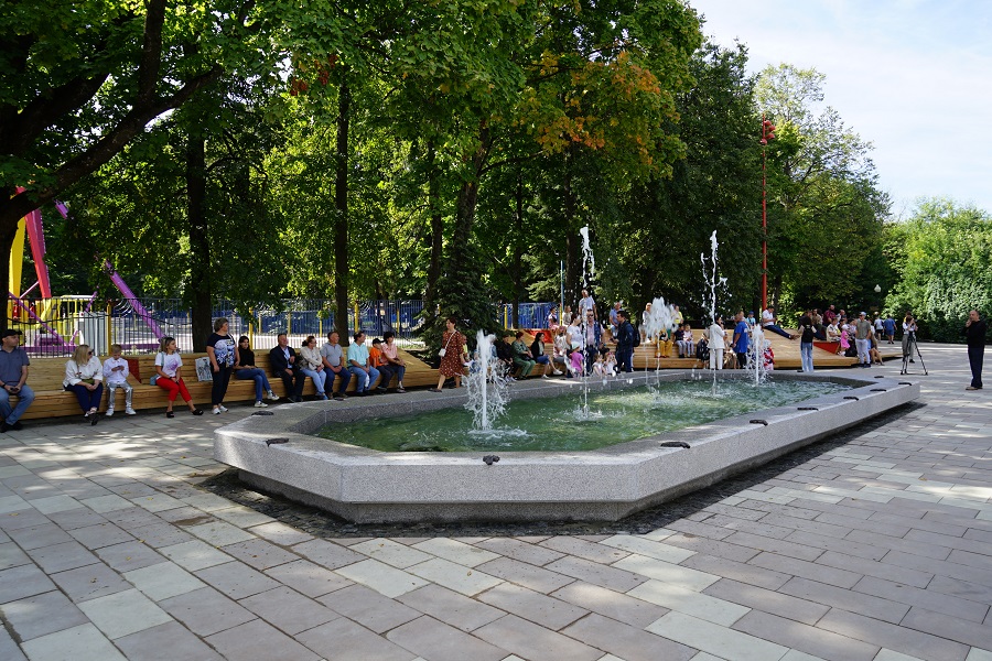 В пензенском парке Белинского заработал фонтан