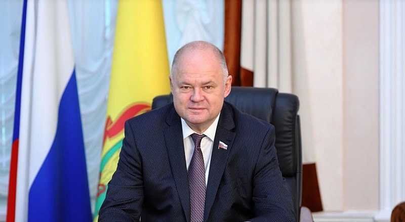 От имени депутатов Заксобра Вадим Супиков поздравил пензенцев