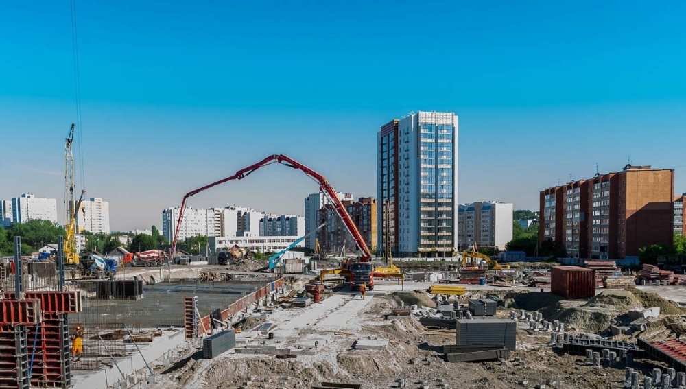 Начался первый этап строительства жилого комплекса на улице Карпинского