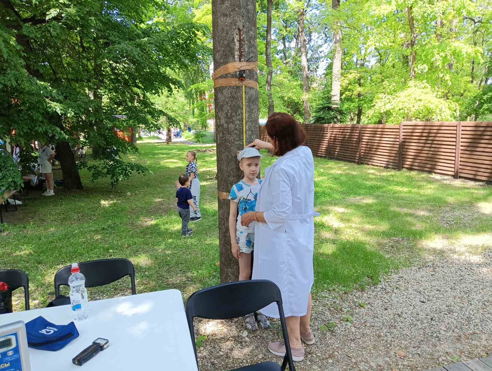 Пензенцам назвали график работы детских врачей в парках города