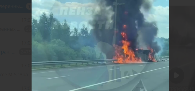 Фура с грузом спичек полностью выгорела на трассе М-5 "Урал"