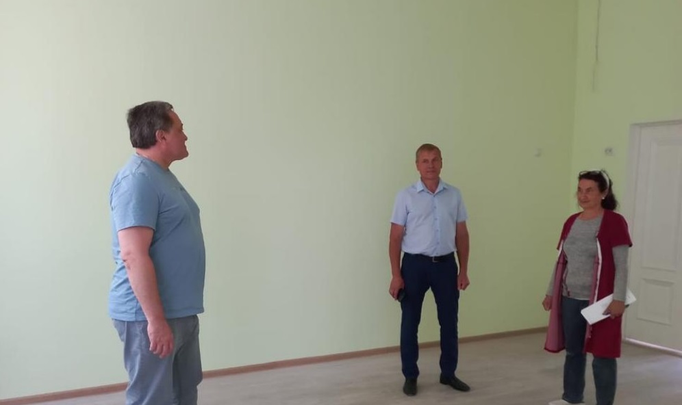 Андей Кудинов проверил ход ремонта школы в Спасске