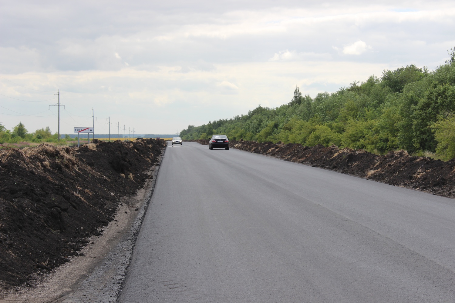 В Башмаковском районе ремонтом важной дороги занимается бригада из 15 человек
