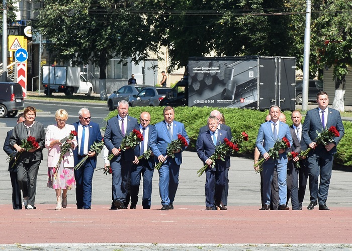 Сергей Федотов и участники делегации из Белоруссии почтили память героев ВОВ