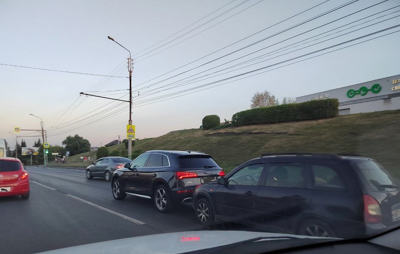 На проспекте Строителей в Пензе произошло тройное ДТП