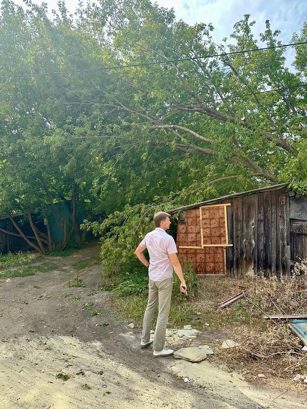 Борис Панин помог жителям Терновки решить коммунальные проблемы