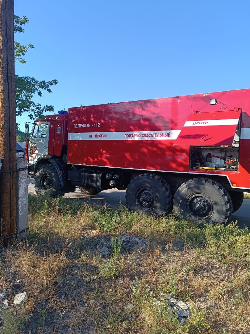 В Городищенском районе пожарные тушили огонь на площади 12 квадратов