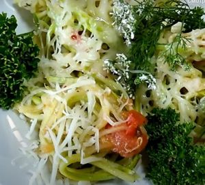 Нежная паста с кабачками и курицей для летнего ужина