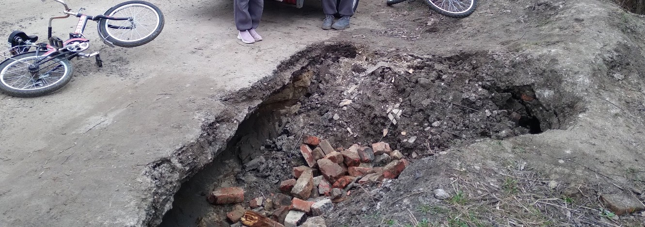 Разбитые дороги и отсутствие воды: жители села Пазелки просят о помощи