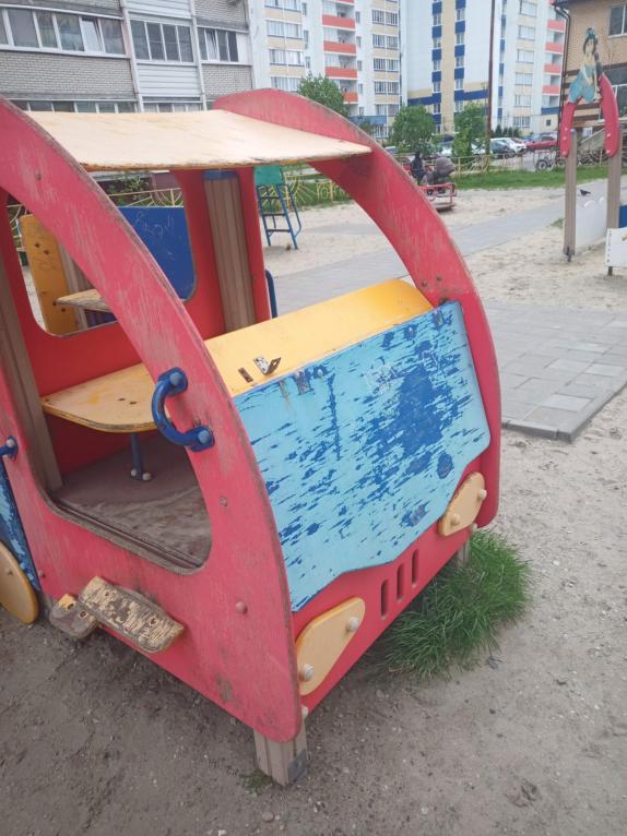 Пензенец через прокуратуру добился ремонта опасной детской площадки