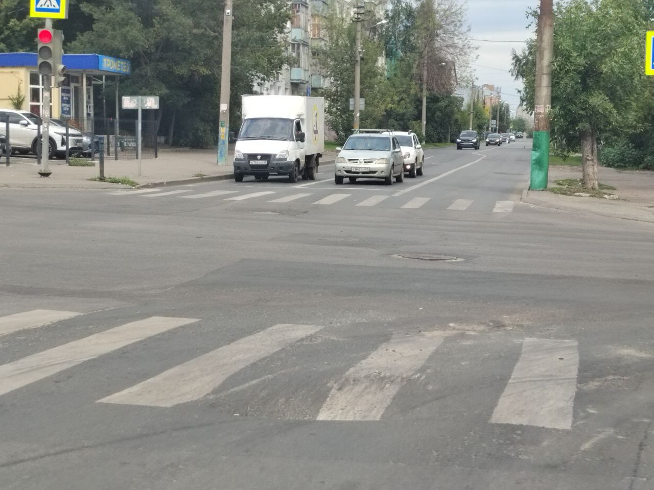 Пензенский перекрёсток превращается в полосу препятствий, асфальт уходит из-под колёс