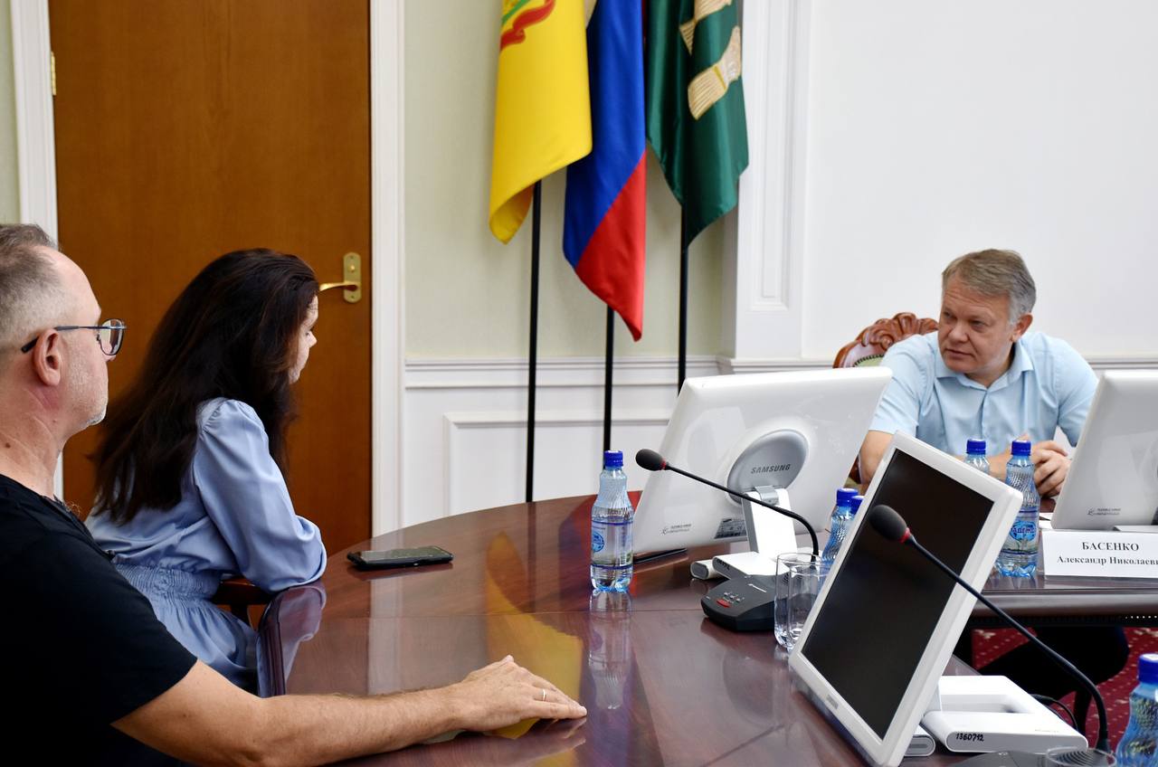 Глава Пензы встретился с юными журналистами газеты "Пятый угол"