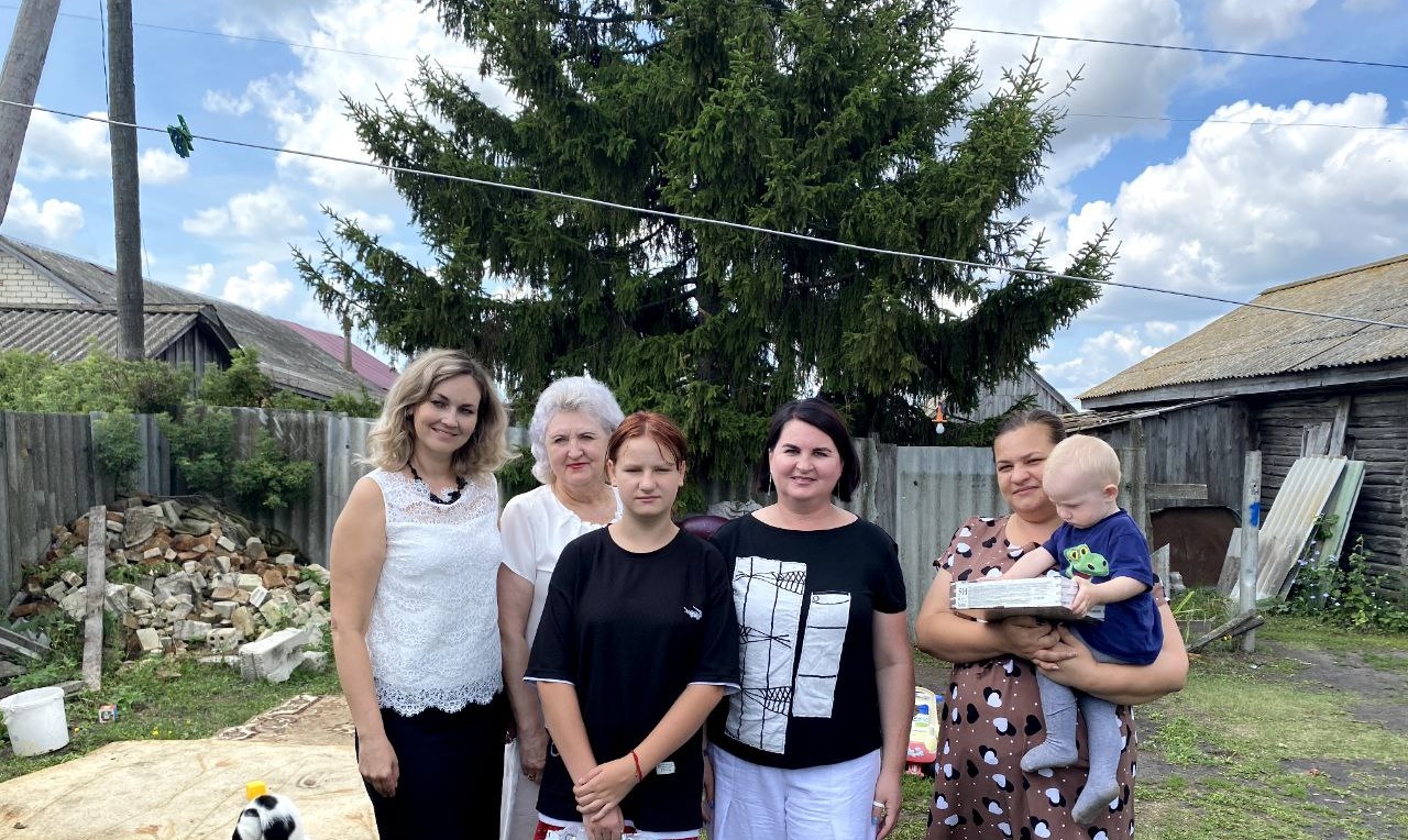 Ольга Чистякова помогла подготовиться к школе многодетным семьям Малосердобинского района