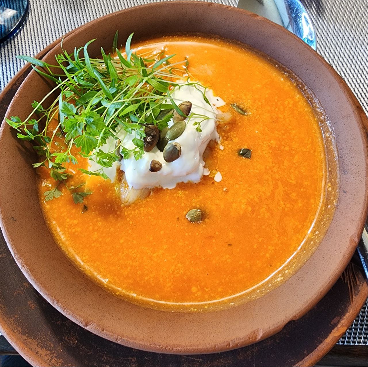 Нежный крем-суп из овощей августа