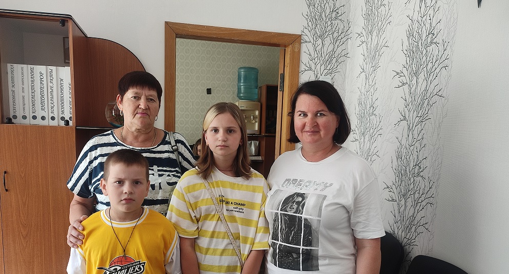 Ольга Чистякова помогла собраться в школу пензенским семьям