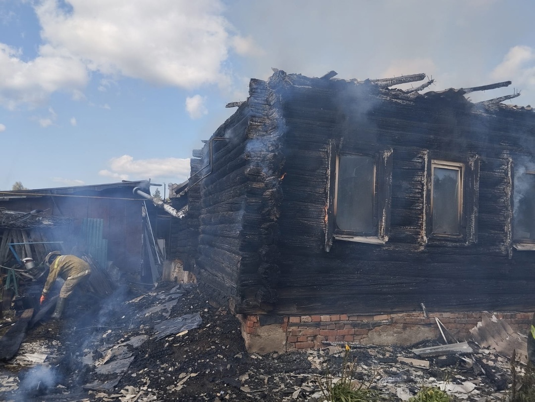 В Городищенском районе среди бела дня сгорел частный дом