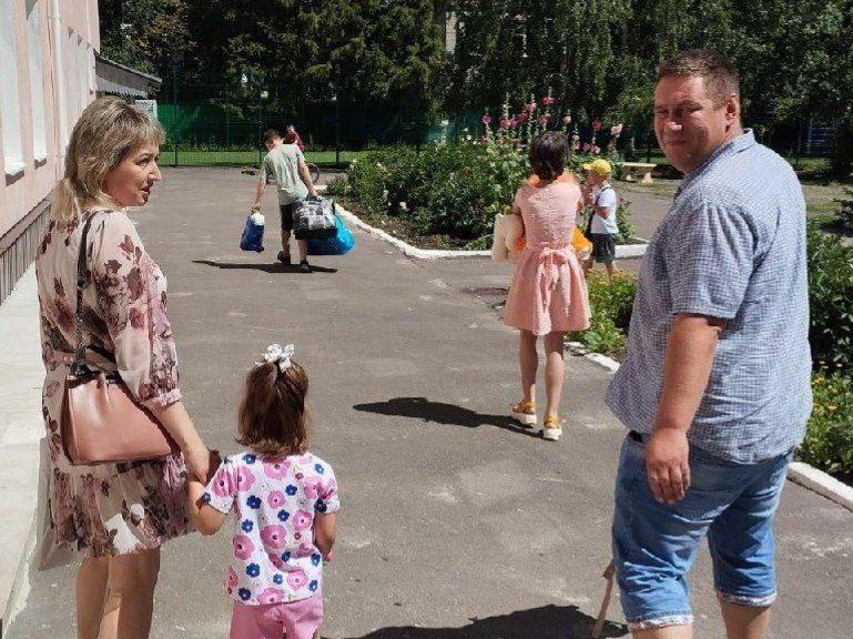 9 детей из Спасского центра помощи отправились в приемные семьи на каникулы