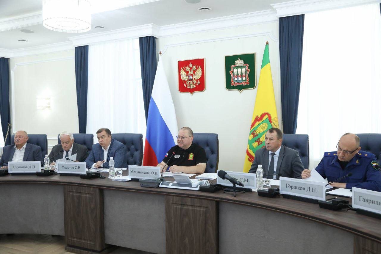 Олег Мельниченко потребовал контролировать обоснованность стоимости продуктов в регионе