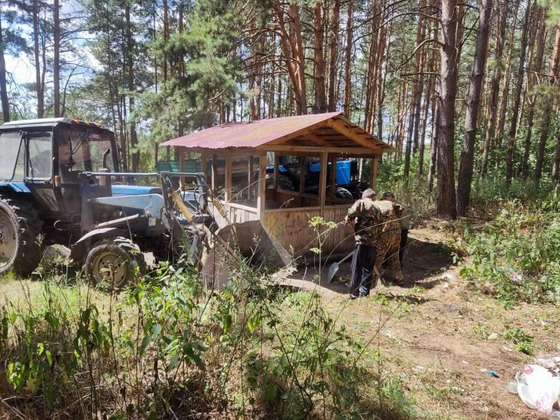 В Пензенской области очистили лес от мусора