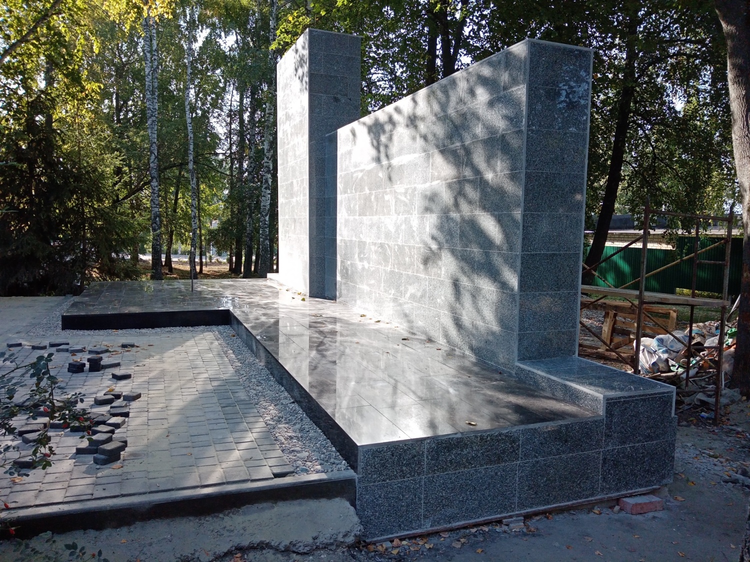 В Кондоле завершается благоустройство парка и мемориала