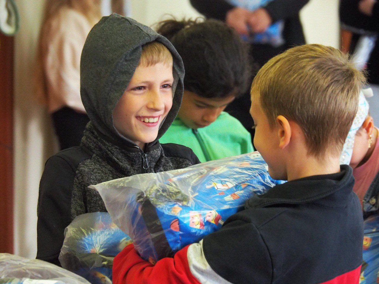 Пензенские первоклассники в ПВР получили школьные наборы к 1 сентября