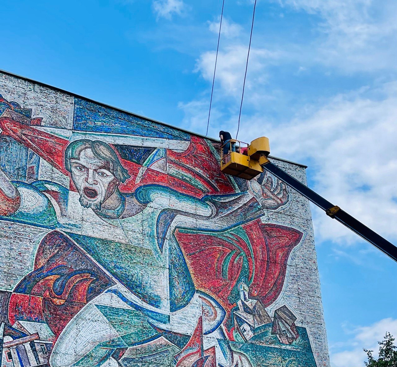 В Пензе восстановили монументальное панно «Кандиевское восстание»