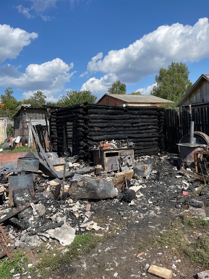 В Каменском районе в понедельник загорелся частный дом