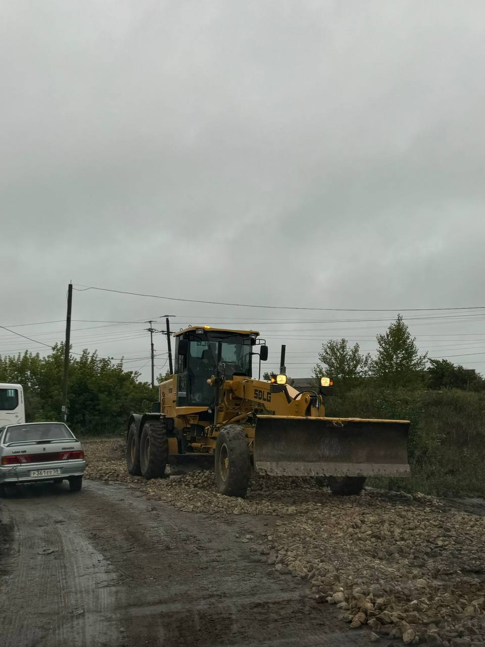 В Кузнецке начали приводить в порядок дорогу через гаражи