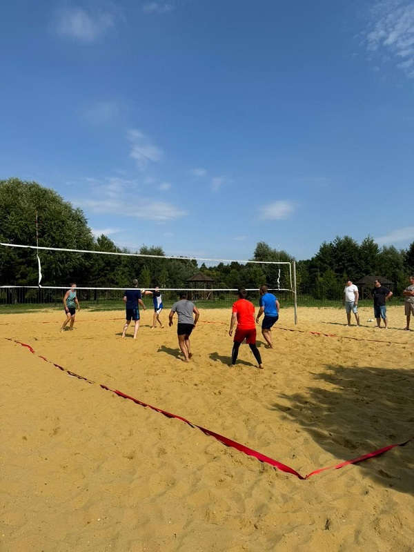 Участники Дионисиады сразились в волейбол