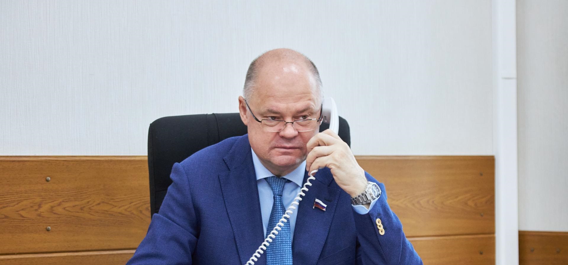 Вадим Супиков оказал содействие семьям в подготовке детей к новому учебному году