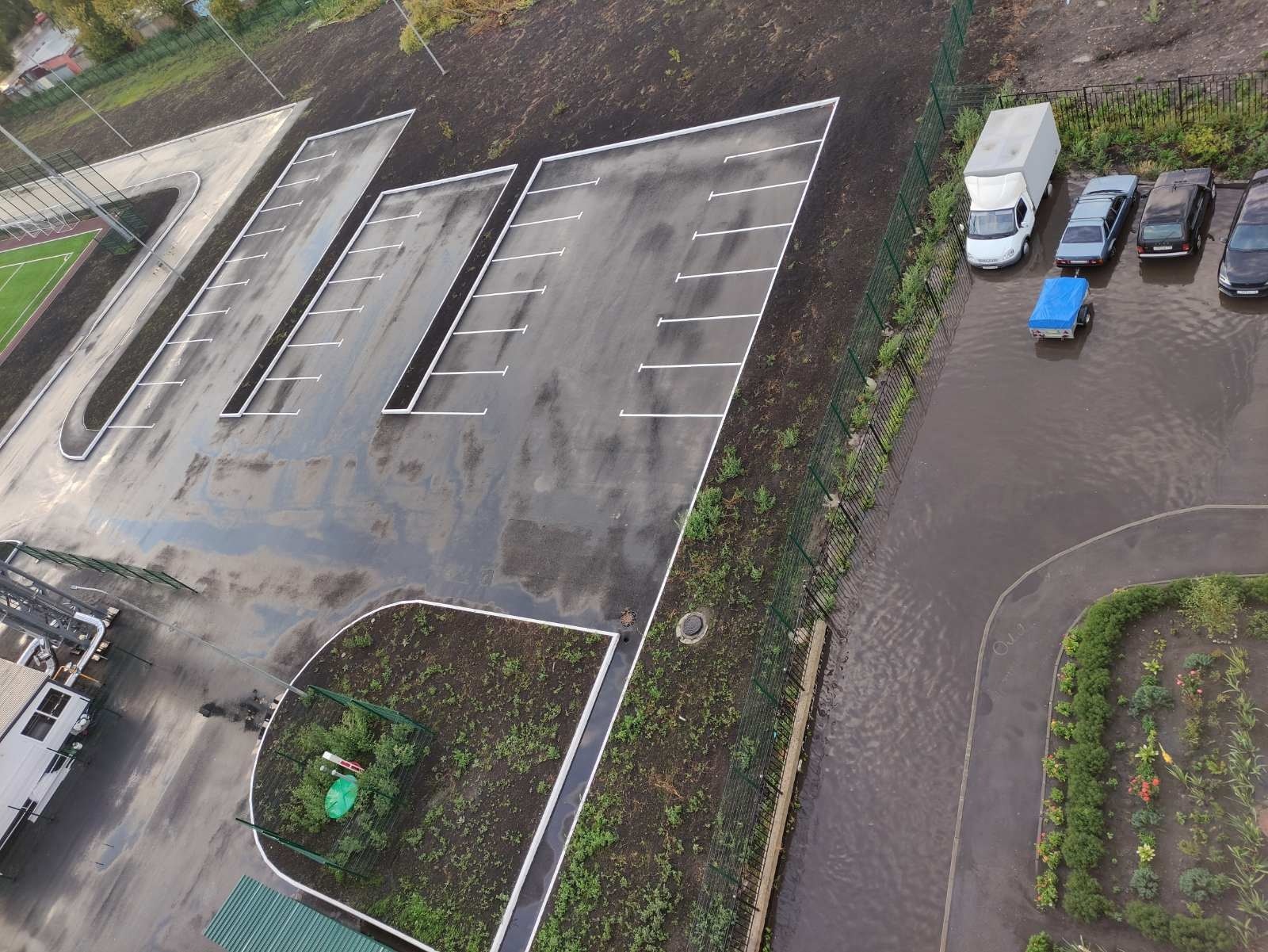 Пензенцам приходится плавать на парковке из-за нового ФОКа