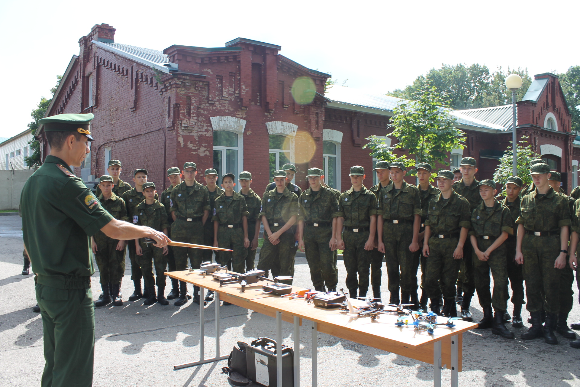 Пензенские «Гвардейцы» осваивают управление беспилотниками