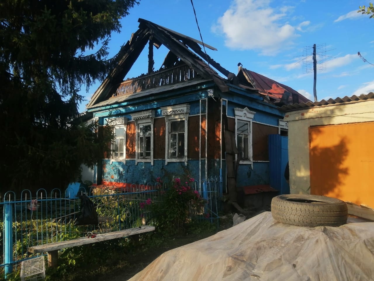 Появились новые фото с места пожара в Городищенском районе