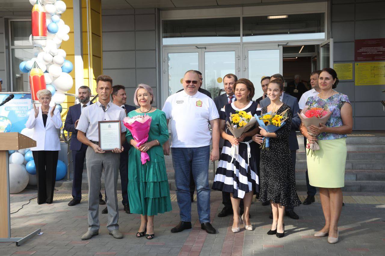 Олег Мельниченко принял участие в открытии новой школы в Бессоновке