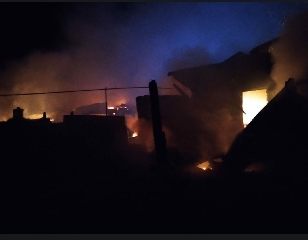 В Городищенском районе ночной пожар лишил жителей двух домов