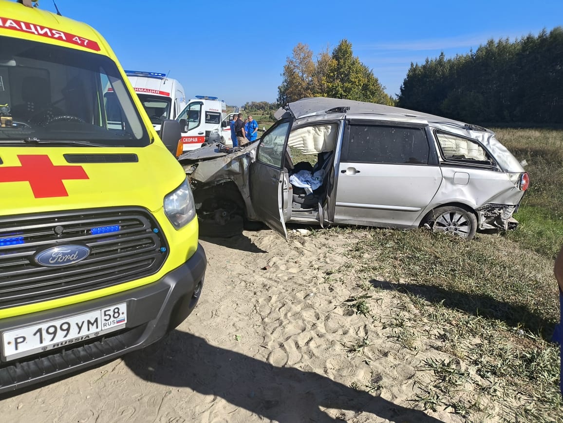 Появились новые фото с места смертельного ДТП в Пензенском районе