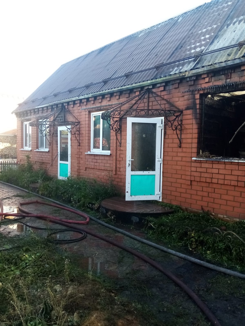 В Городищенском районе банный комплекс загорелся на площади 150 квадратов