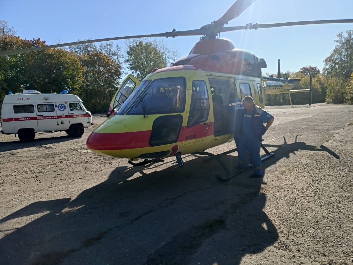 Вертолет с медиками забрал пациентов из Каменки и Кузнецка