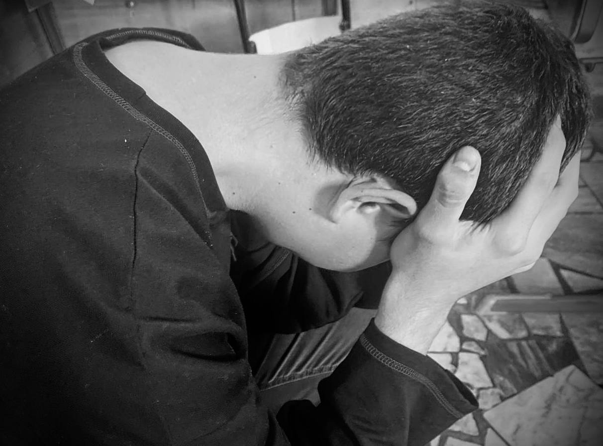 Психолог Полтарихин рассказал, что алкоголь вызывает депрессию