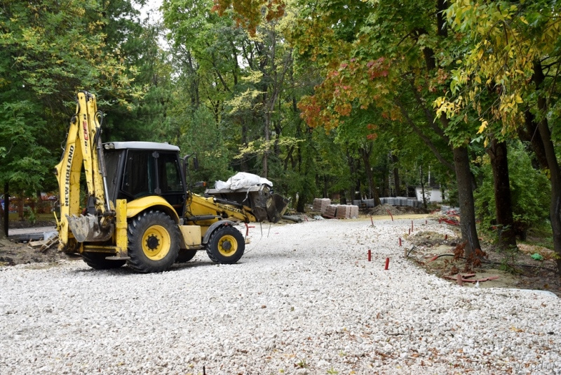 В пензенском парке Белинского начали укладывать плитку