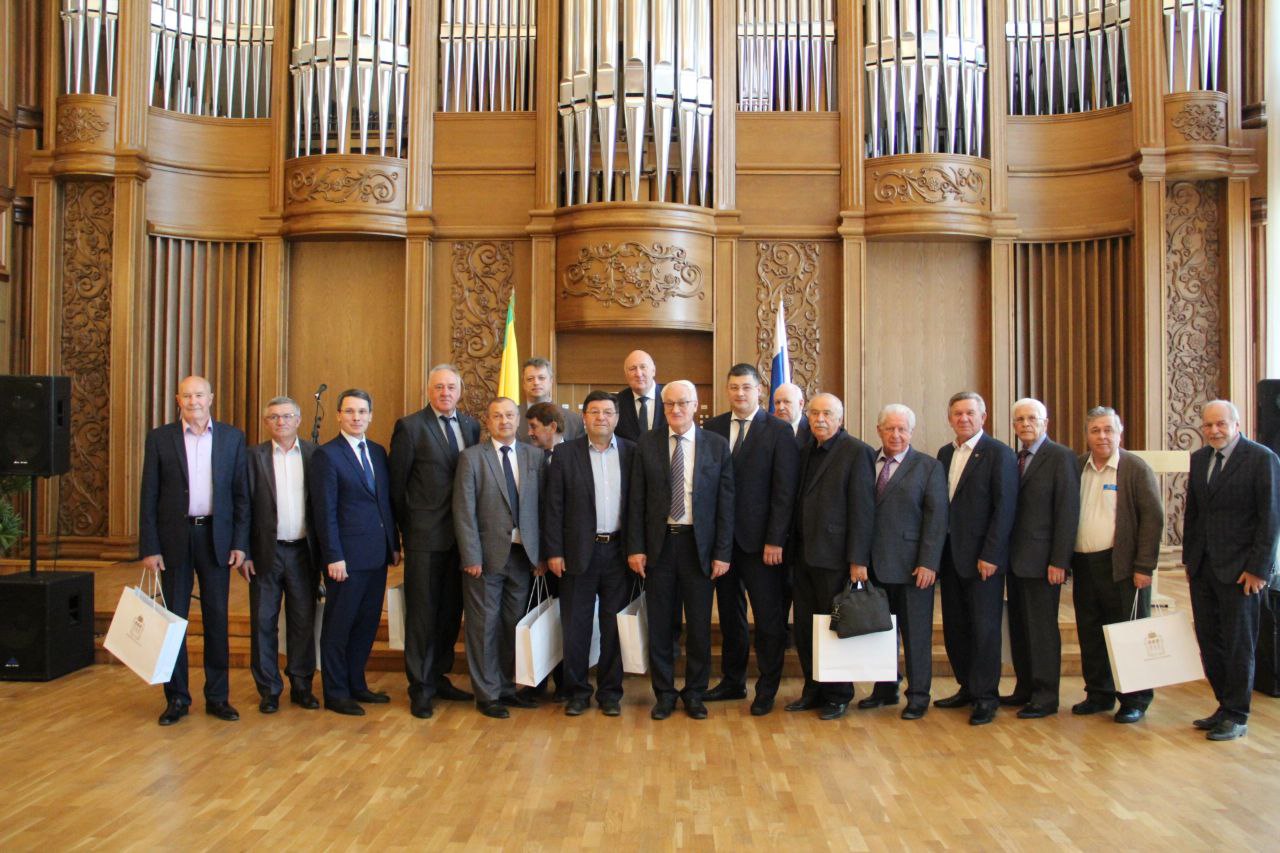 В Пензенской филармонии чествовали тружеников машиностроительной отрасли